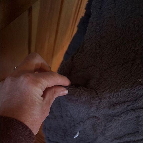 UGG Koolaburra Cozy slate blue vest - Picture 11 of 11